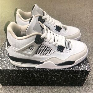 Air Jordan 4 Retro 'Military Black